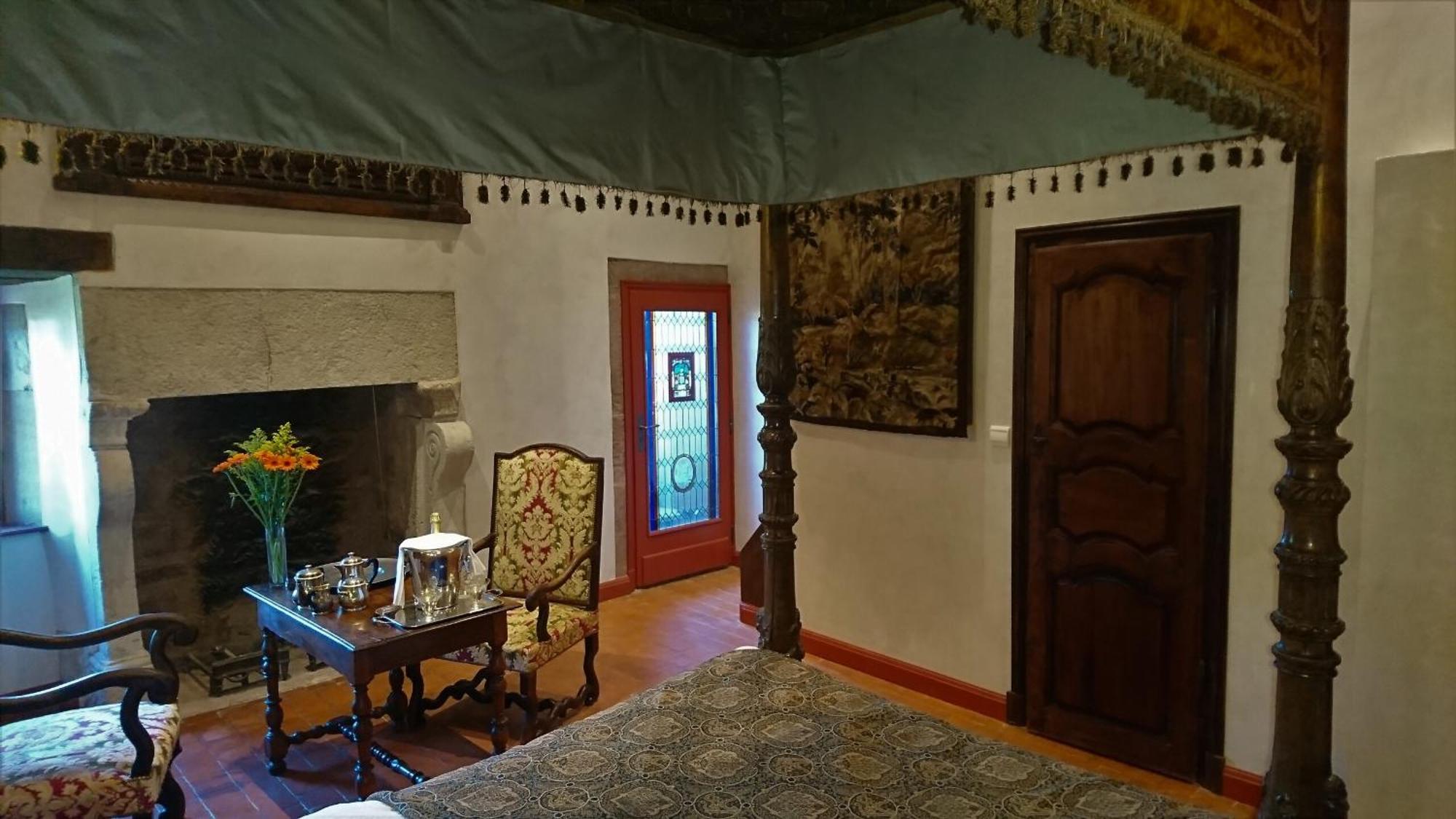 Chateau La Servayrie - Chambre D'Hotes Marcillac-Vallon Bilik gambar